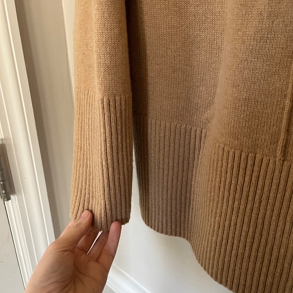 THEORY Oversized Crewneck Sweater in Wool-Cashmere Camel Size L - Picture 5 of 7